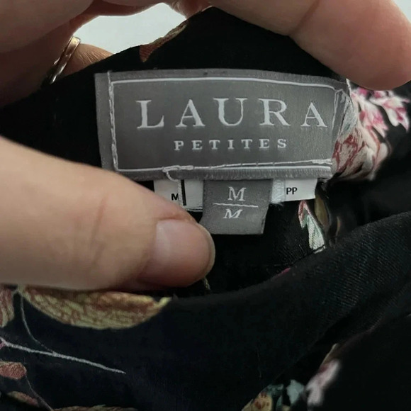 🔥HOST PICK🔥 Laura Petites/ Black floral pants/ Stretch/ Size US M petite - Picture 4 of 6